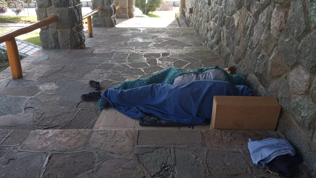 Crecen los casos de personas en situación de calle en Bariloche: "La situación es alarmante"