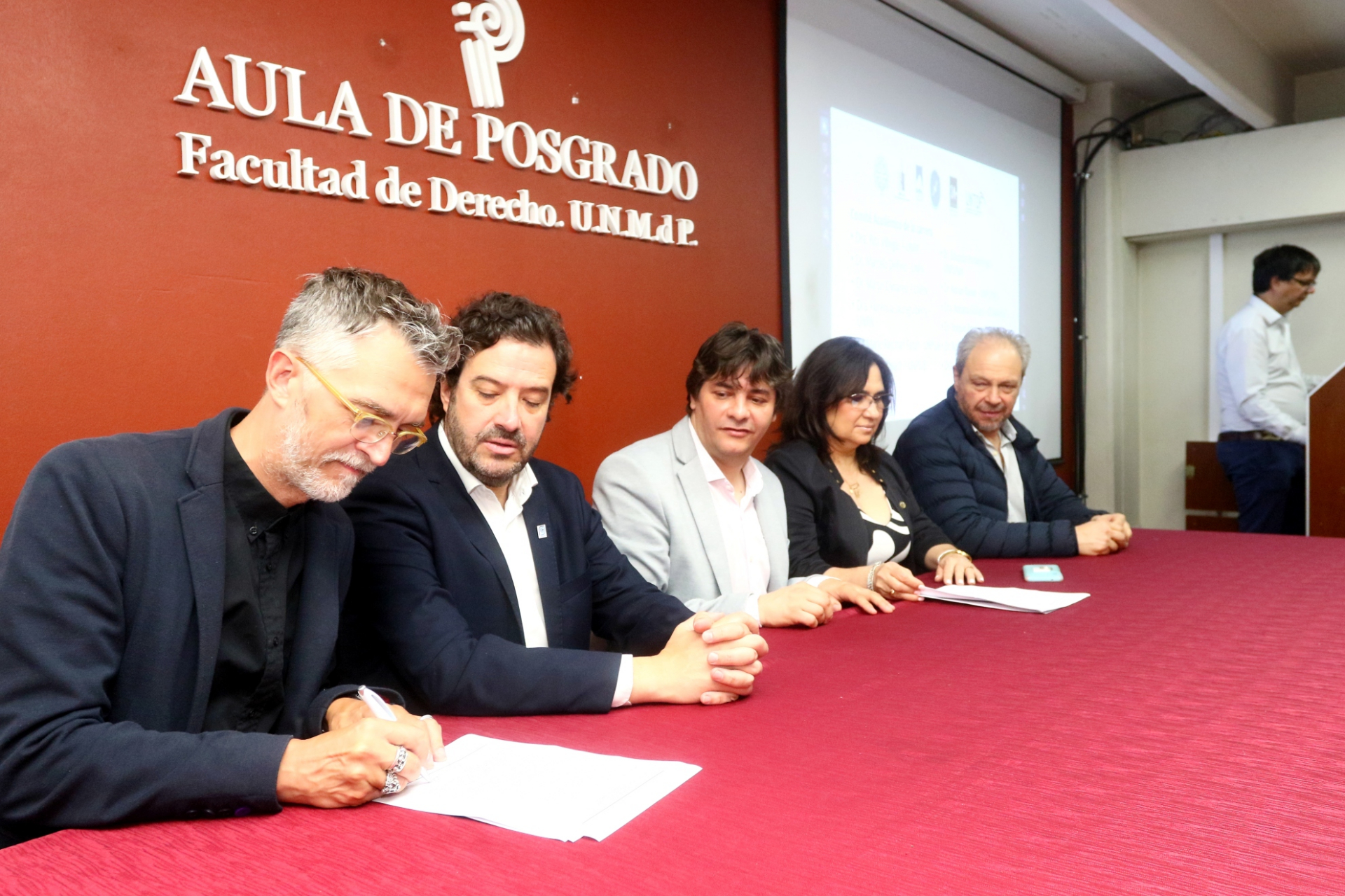 La UNRN, junto a universidades patagónicas, dictará en 2024 el Doctorado Interinstitucional en Ciencias Económicas