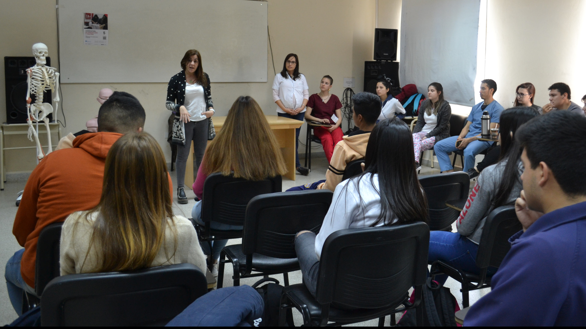 Convocatoria docente para Licenciatura en Kinesiología y Fisiatría