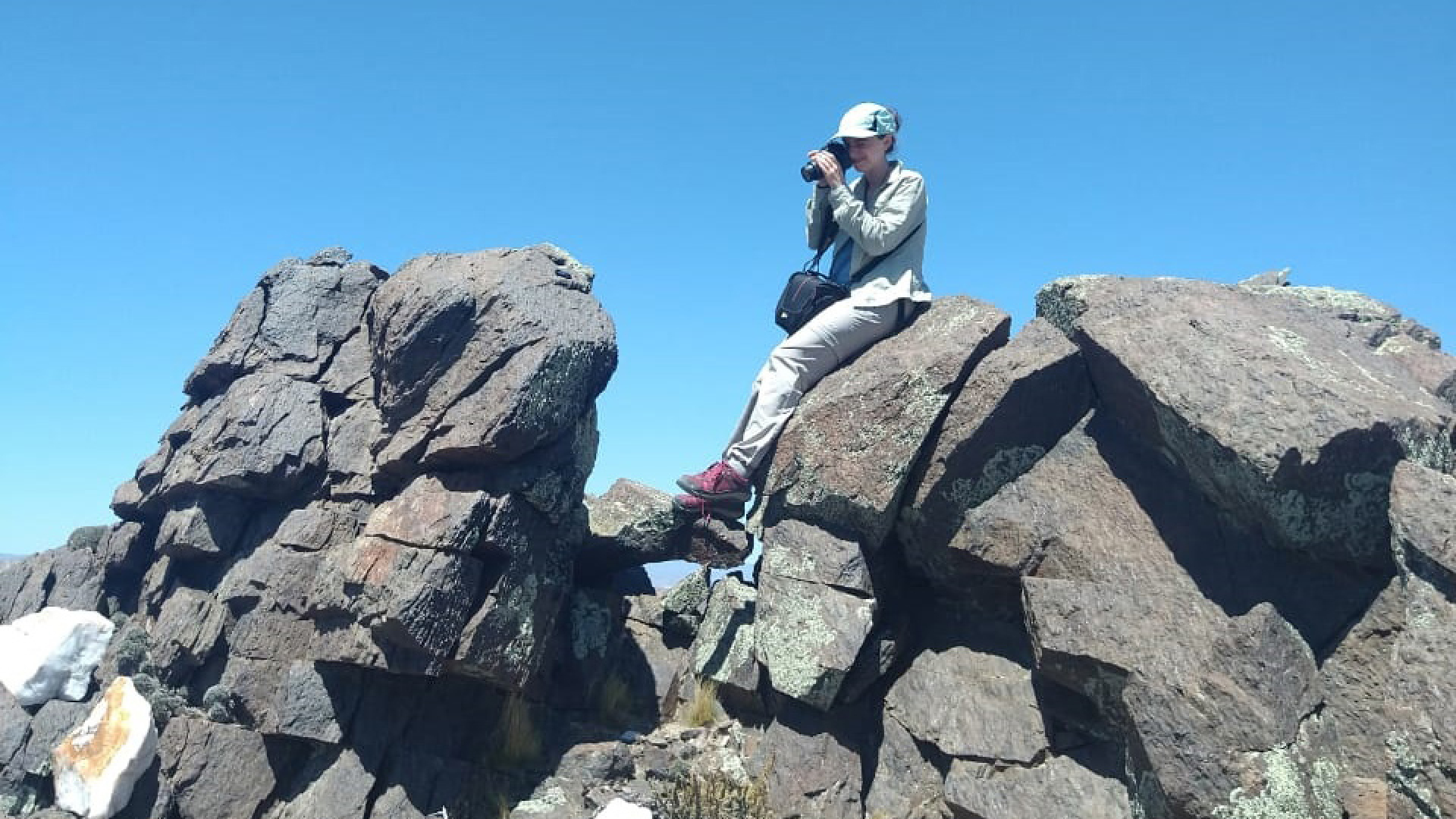 El reloj oculto en las rocas: cómo un pequeño mineral revela la historia geológica de la Patagonia