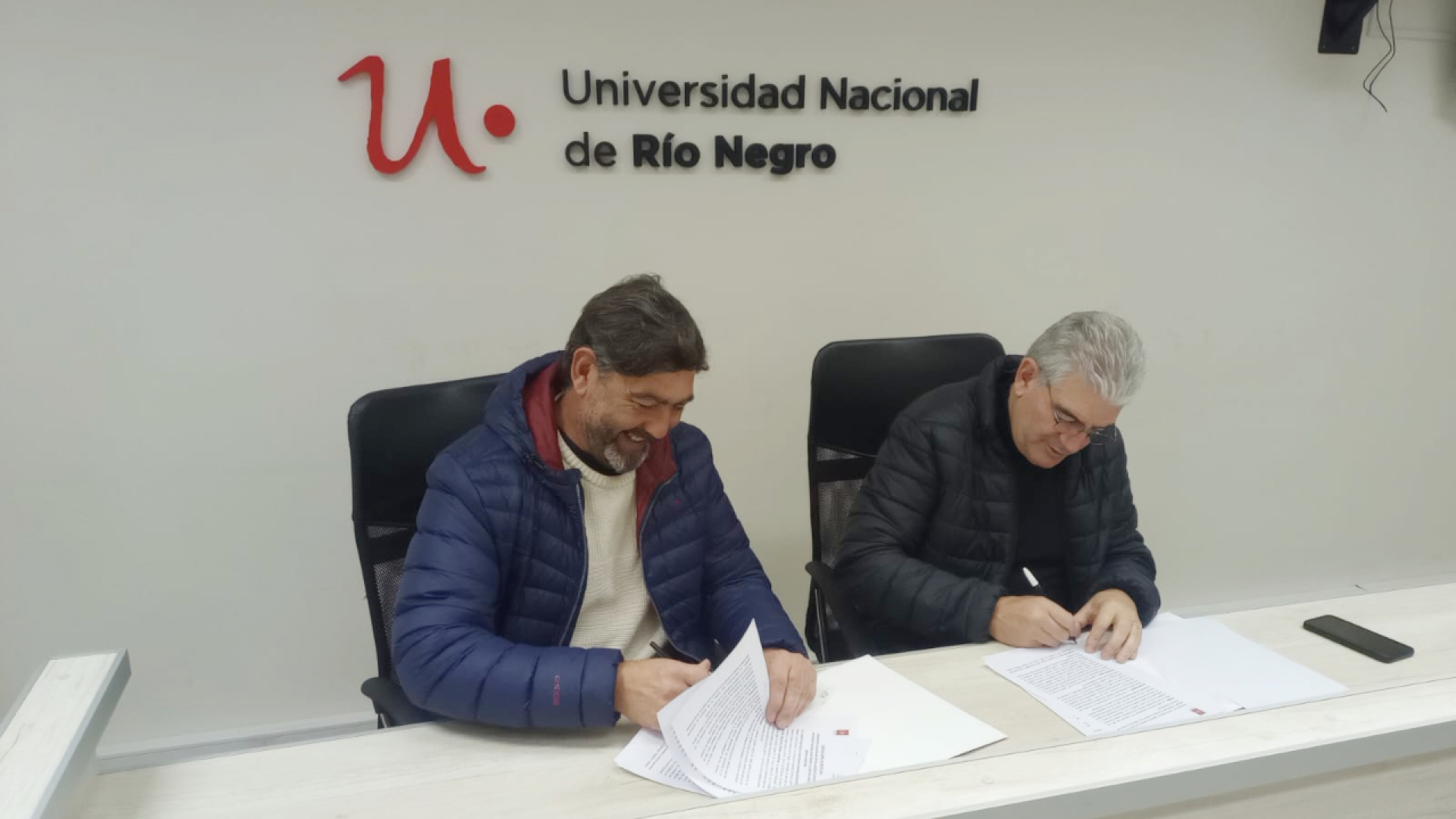 Firma de convenio con el Servicio Geológico Minero Argentino