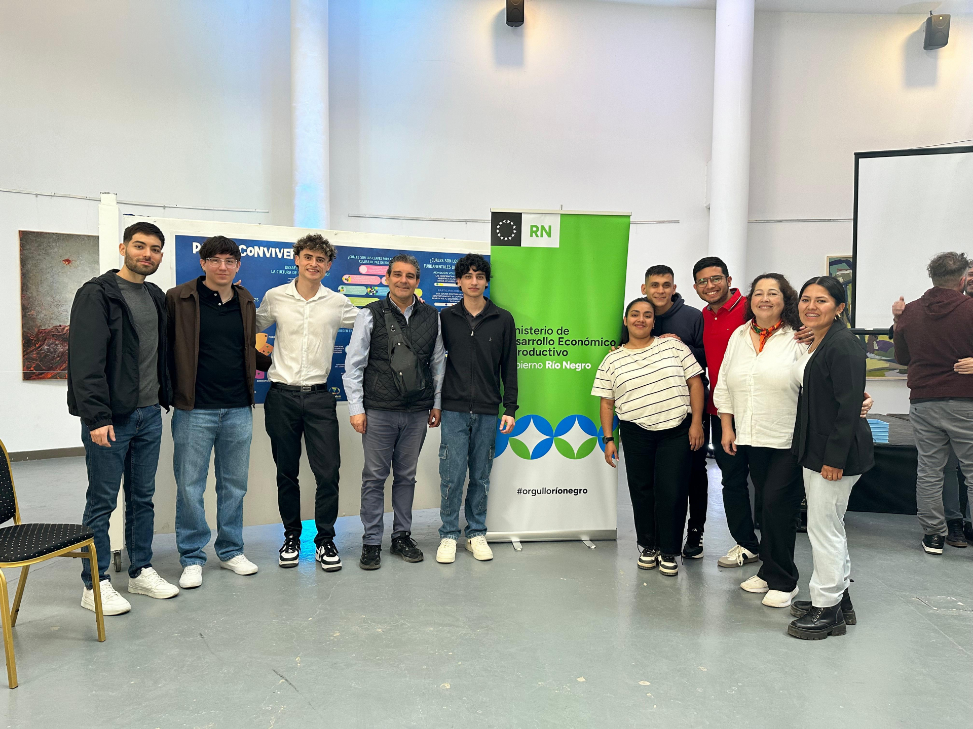 Estudiantes de la Licenciatura en Comercio Exterior participaron en la Mesa Territorial Cooperativa del Alto Valle