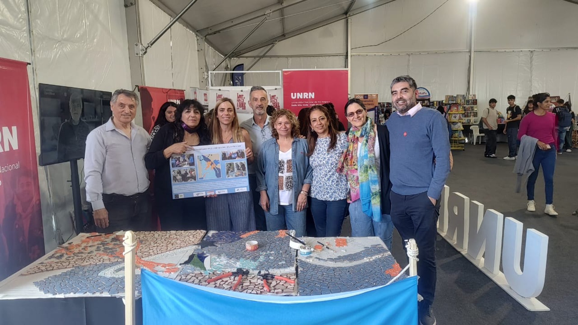 La UNRN participa en la 7° Feria del Libro de Roca