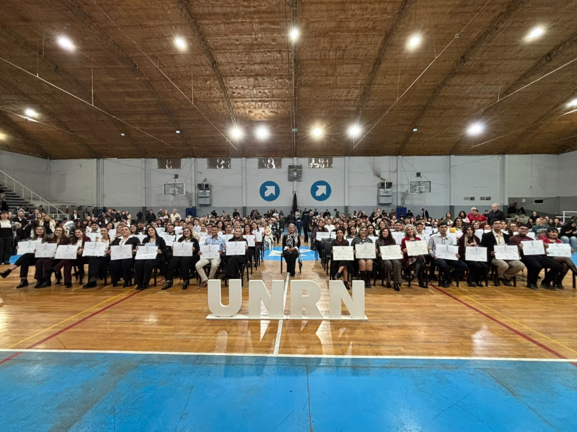 La Sede Alto Valle – Valle Medio entregó 75 títulos en la primera ceremonia de graduación del año 