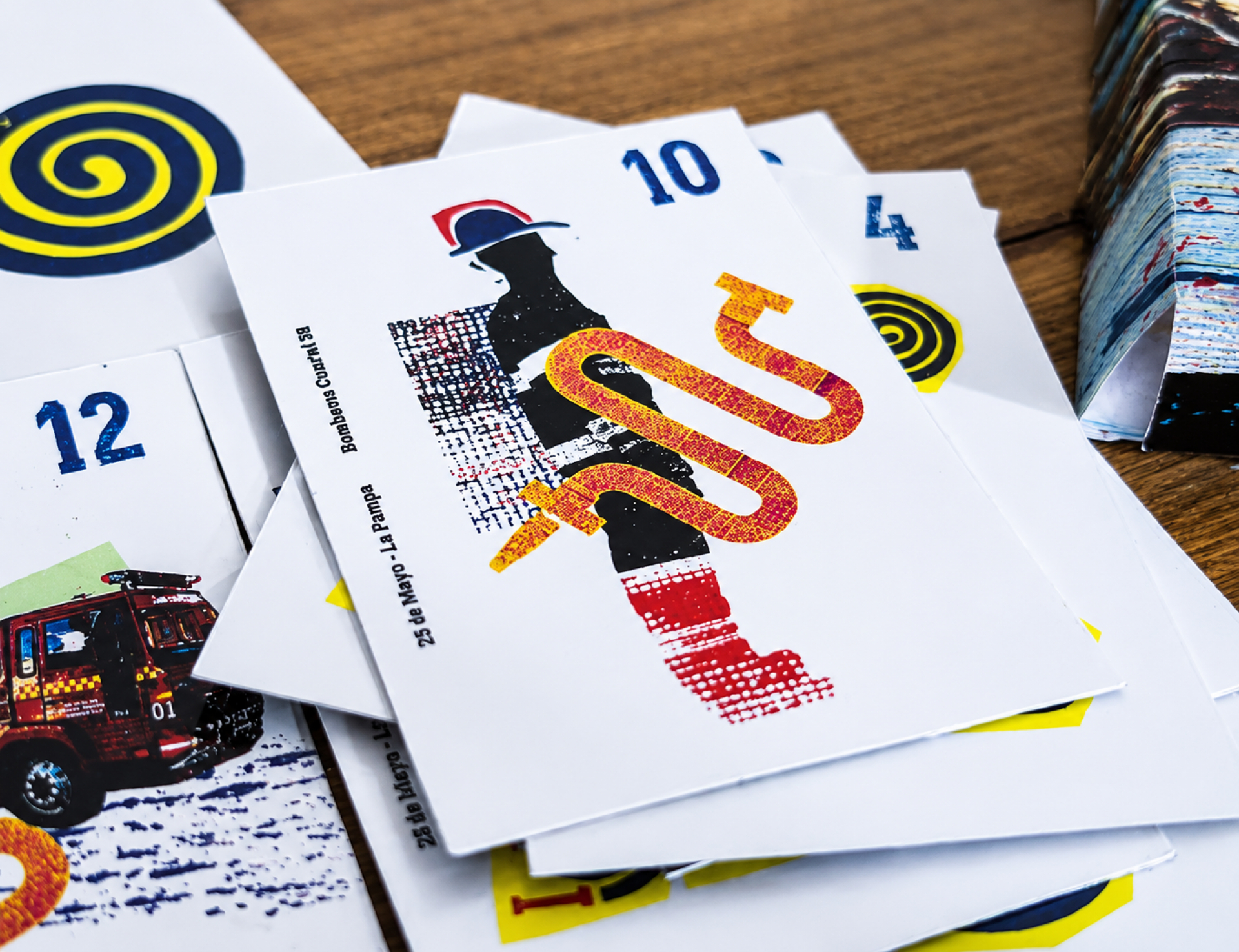 Estudiantes de la Licenciatura en Diseño Visual trabajaron con los Bomberos de 25 de Mayo 