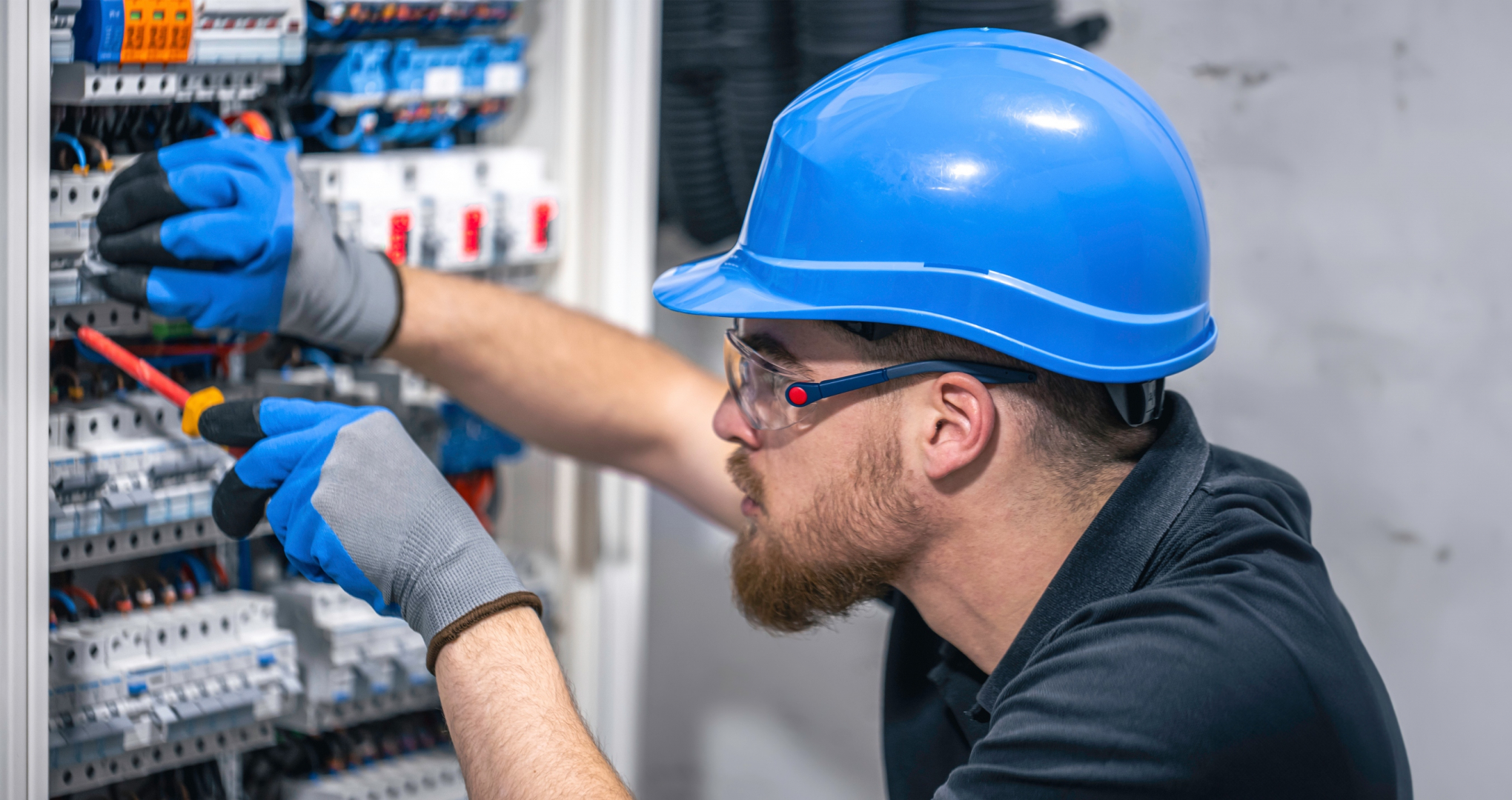 Nueva capacitación del InEP: Electricidad domiciliaria básica