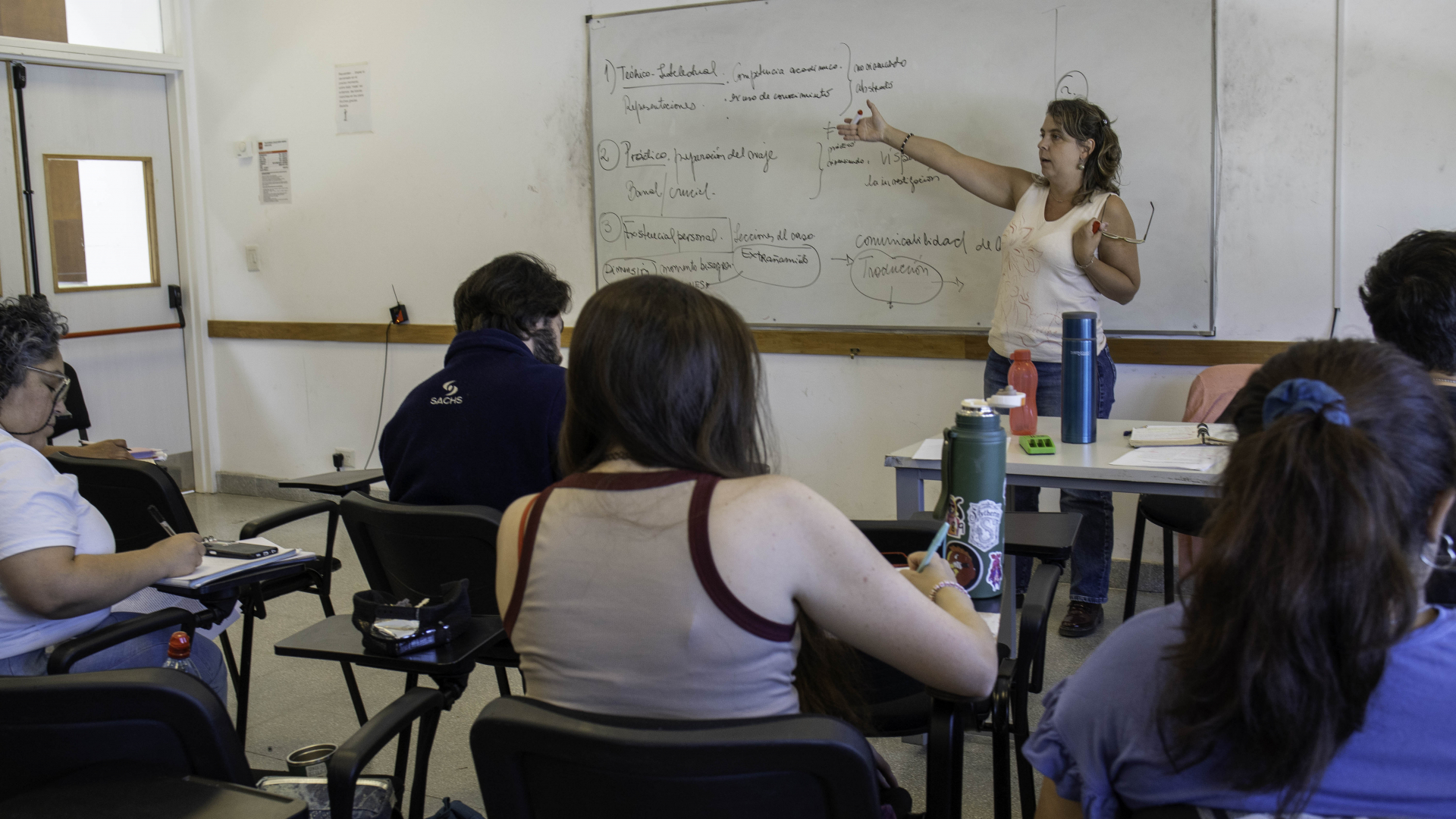 Convocatoria docente para cubrir cargos interinos Sede Andina 2026