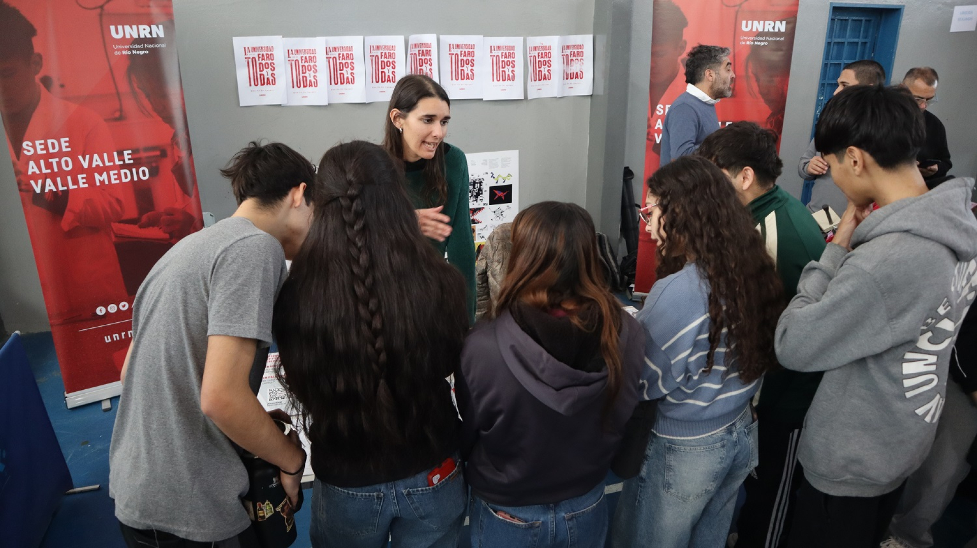 La UNRN participó de las expos vocacionales de Luis Beltrán y Catriel 