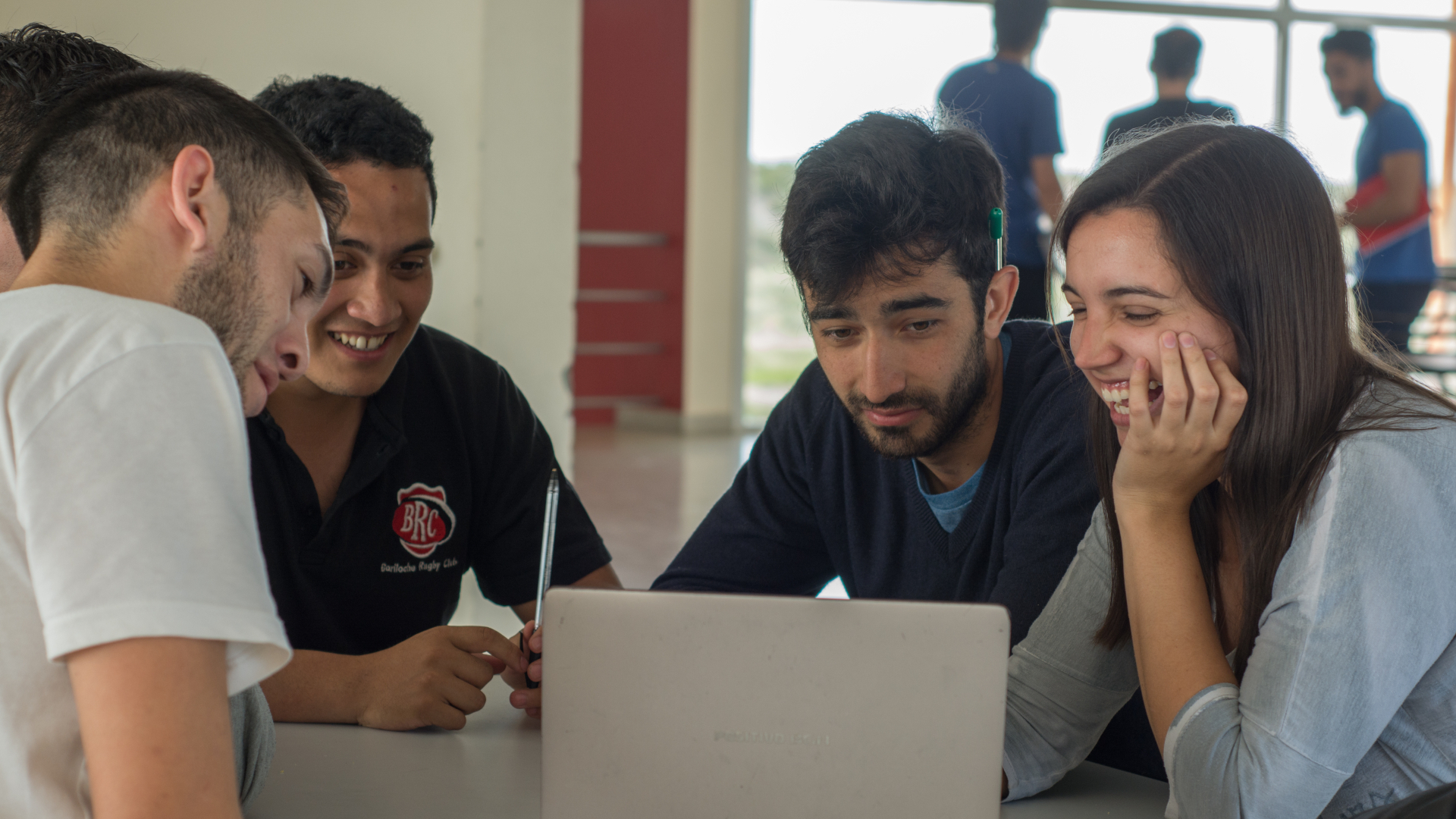 Convocatoria para Ayudantes Estudiantes en Sede Atlántica