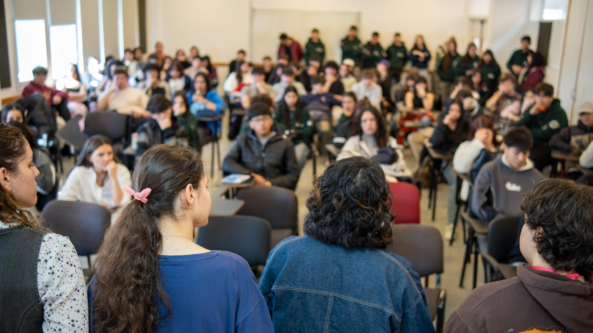 Más de 2.000 jóvenes exploraron opciones de estudio en la Muestra de Carreras de Bariloche